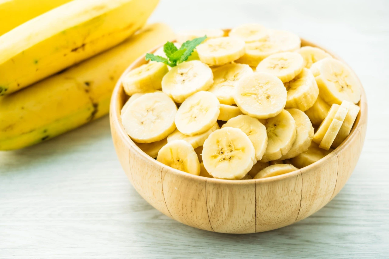 banan-polza-polnyy-gid-po-pishchevoy-tsennosti-i-vliyaniyu-na-organizm-ffe4